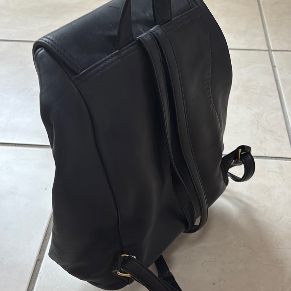 Vintage Coach90’s Black Leather Backpack with Gold Accents - Picture 3 of 9